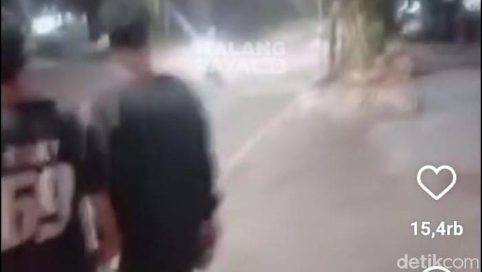Pemotor Tersungkur Akibat Lemparan Paving, Ini Pengakuan Pemuda di Malang