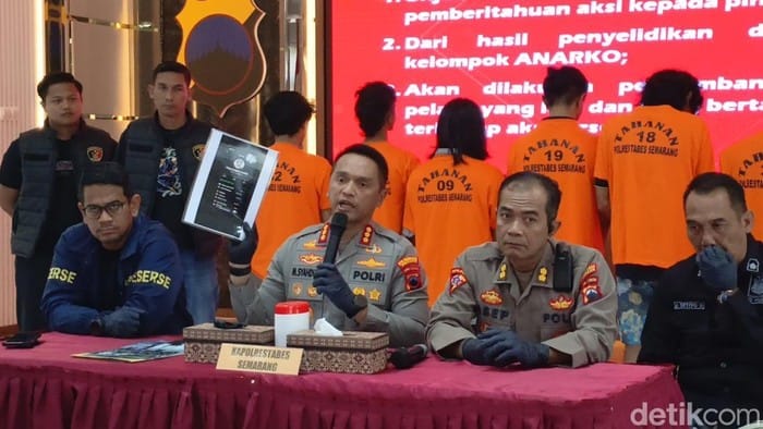 Polisi Ungkap Peran 6 Tersangka Demo May Day Ricuh di Semarang