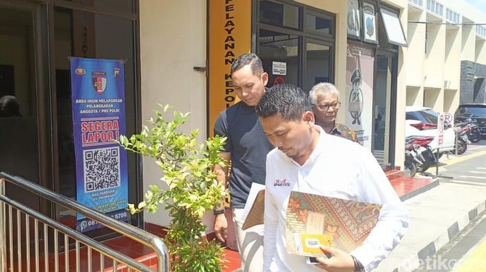 Roy Suryo Cs Juga Dipolisikan di Semarang Terkait Ijazah Jokowi