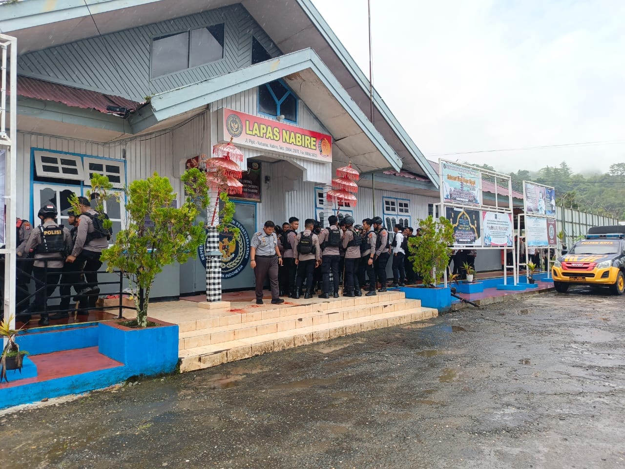 Satgas Damai Cartenz Kerahkan Tim Gabungan Kejar 19 Napi Kabur di Nabire