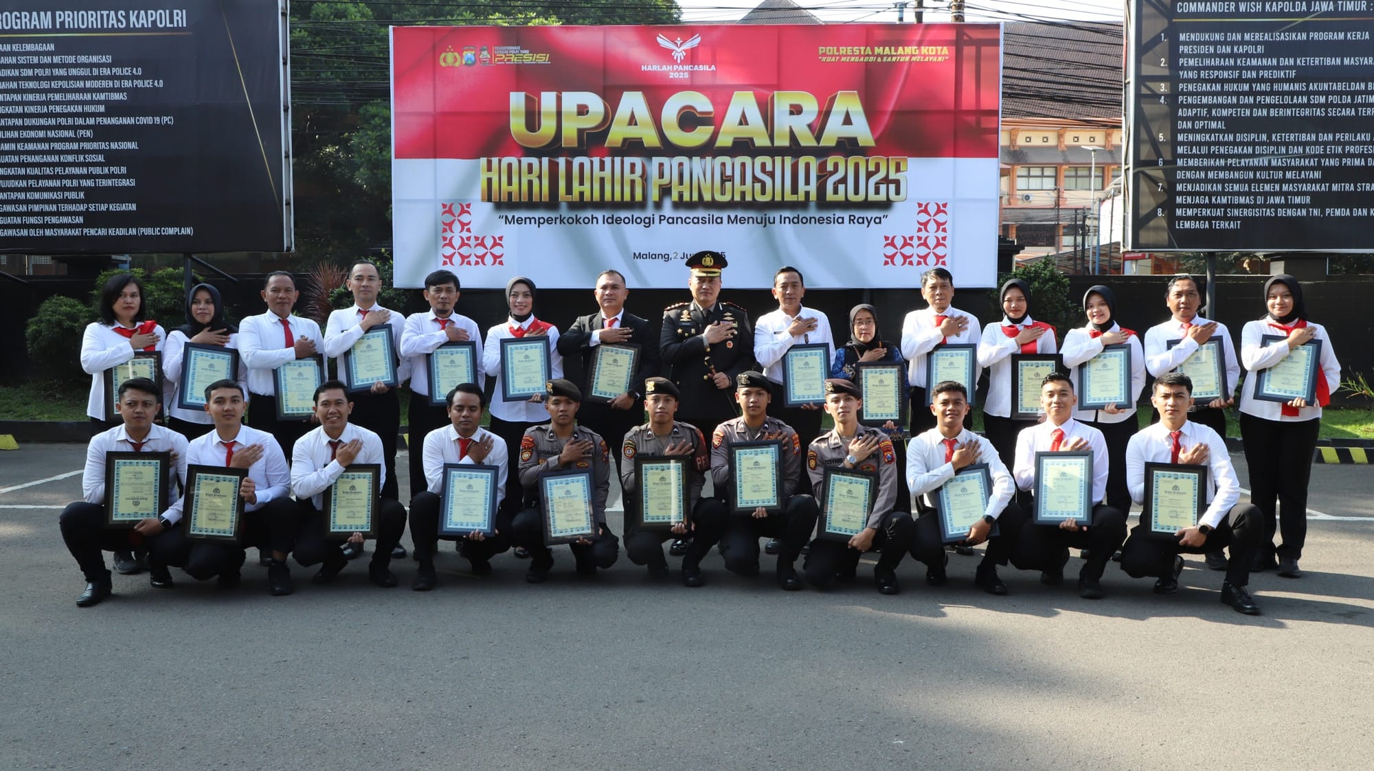 Dedikasi Tinggi, Kapolresta Malang Kota Beri Penghargaan di Hari Lahir Pancasila