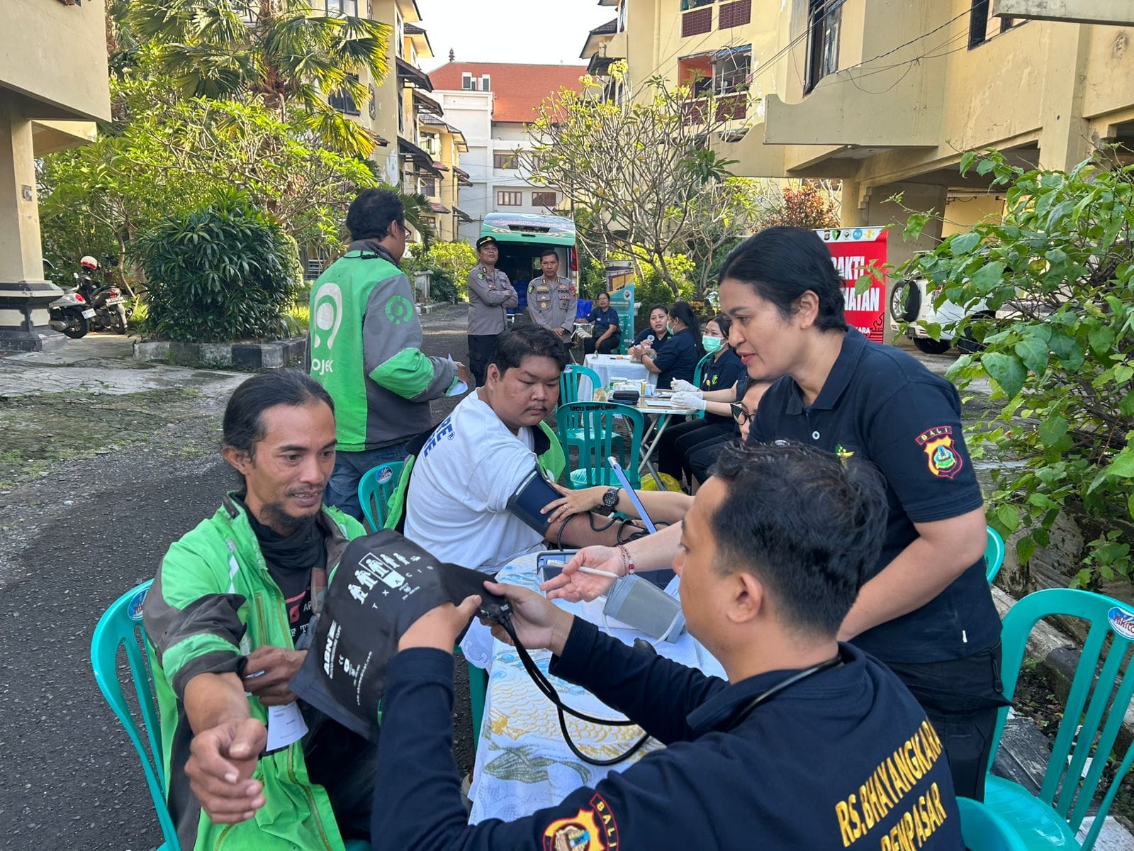 Pengemudi Ojek Online Dapat Layanan Kesehatan Gratis dari RS Bhayangkara Denpasar
