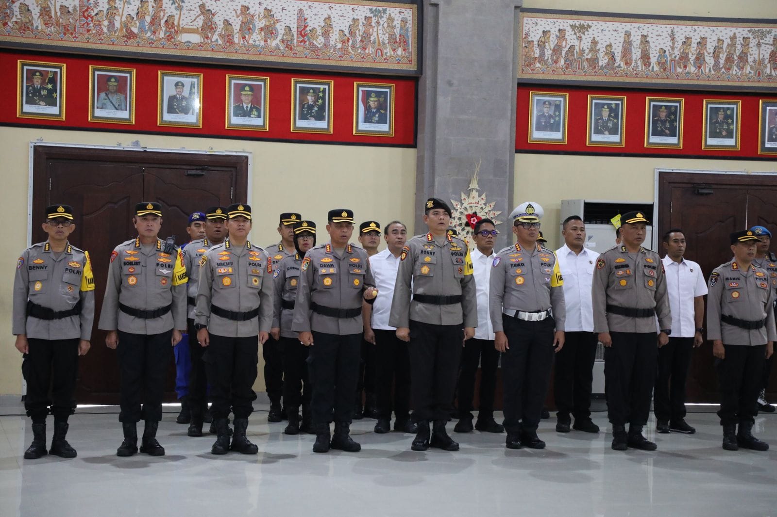 Upacara Penyucian Pataka “Sura Dwipa Sarvabavena”, Wakapolda Bali Tegaskan Semangat Pengabdian