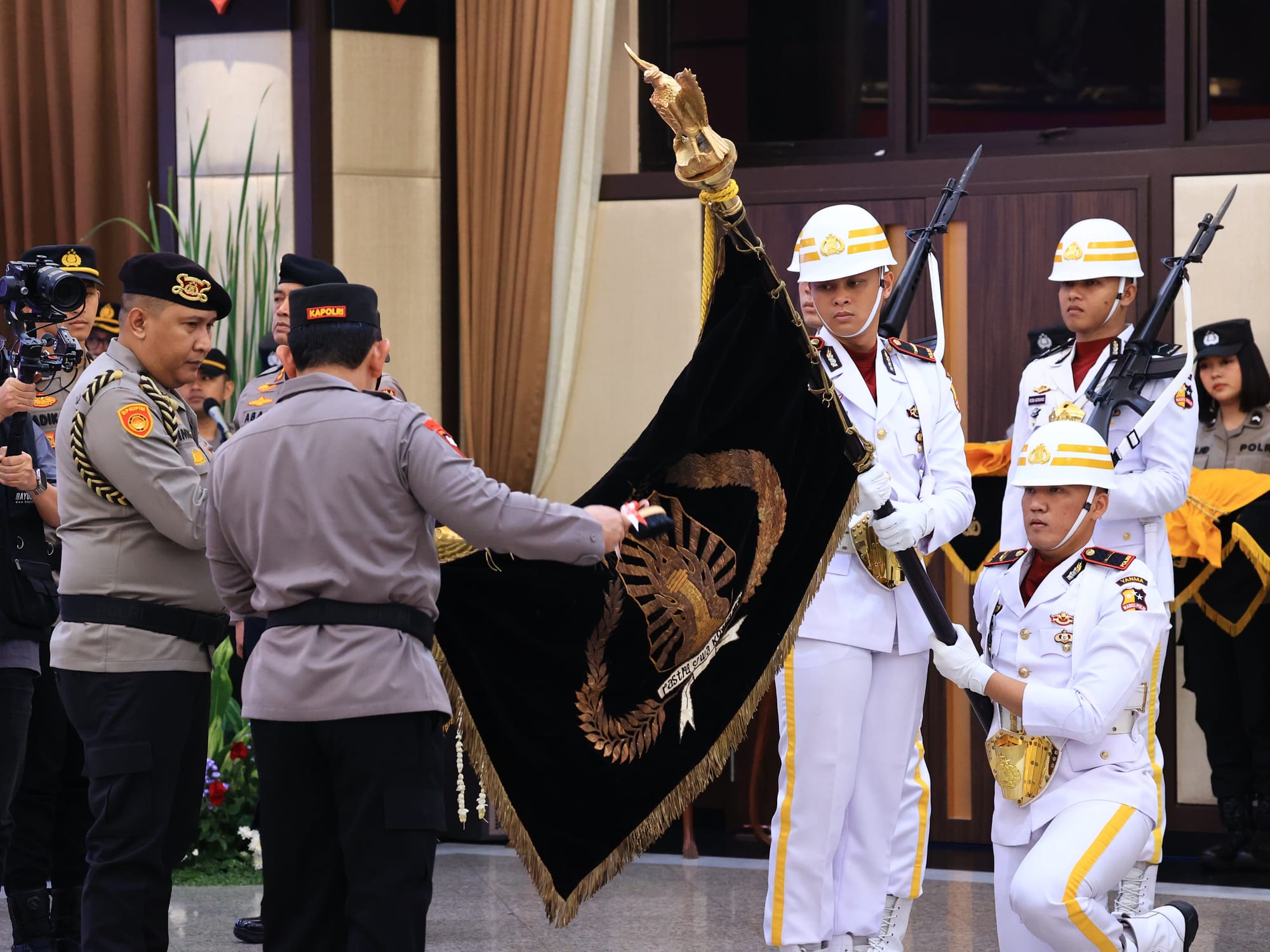 Upacara Pemuliaan Tribrata Dipimpin Kapolri dalam Rangka HUT Bhayangkara ke-79