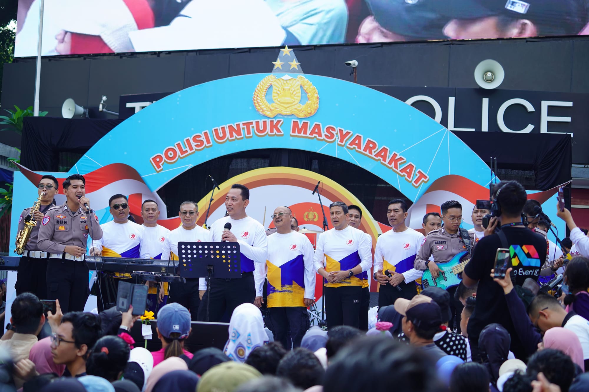 Kapolri Tampil Memukau di Bhayangkara Sport Day, Bawakan Lagu God Bless dan Bon Jovi