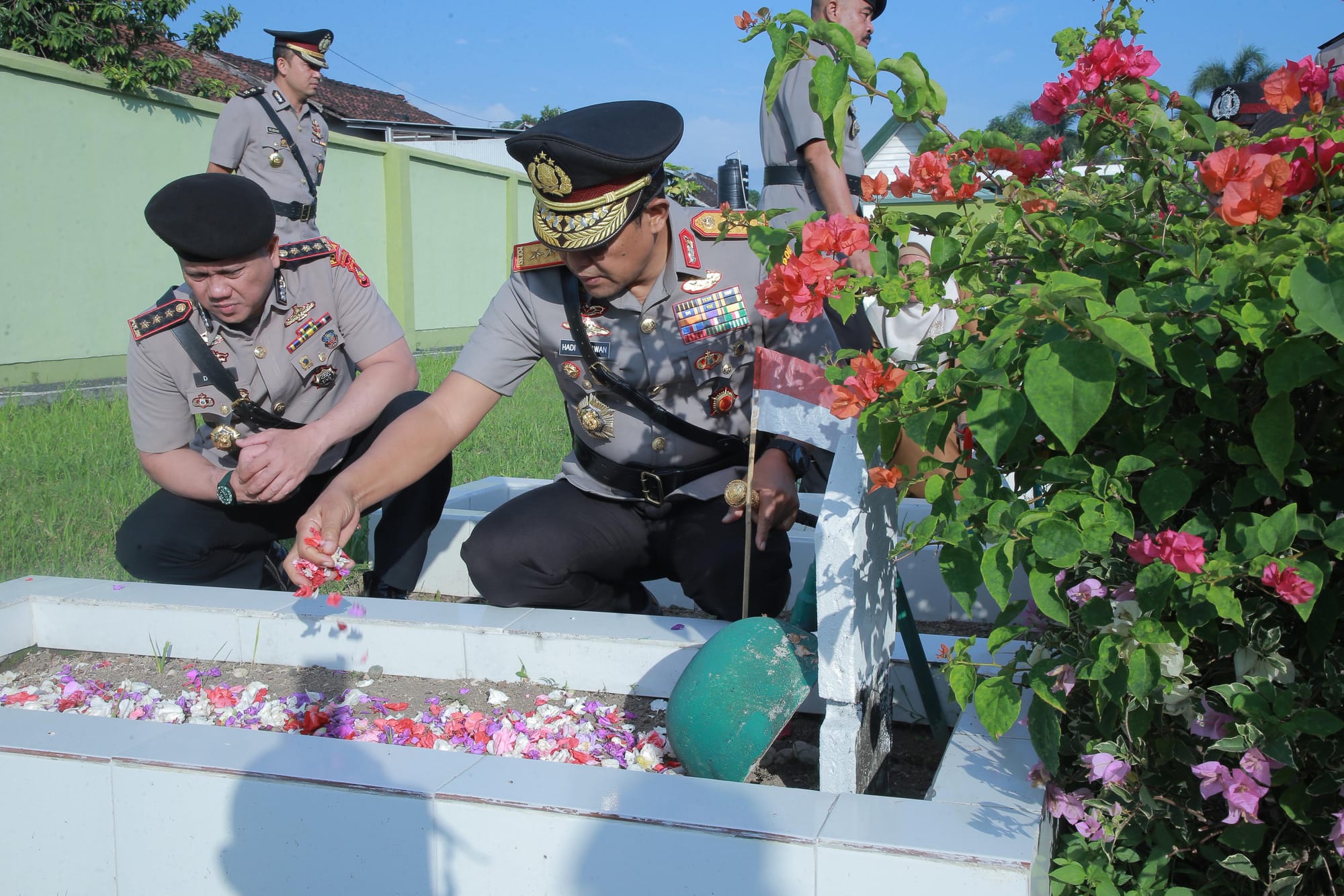 Kapolda NTB Pimpin Ziarah dan Tabur Bunga untuk Kenang Jasa Pahlawan Bangsa