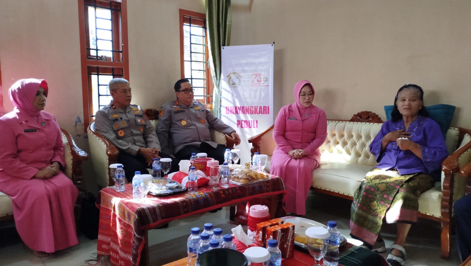 Hormati Pengorbanan, Kapolda Sambangi Keluarga Polisi Gugur di Aceh Besar