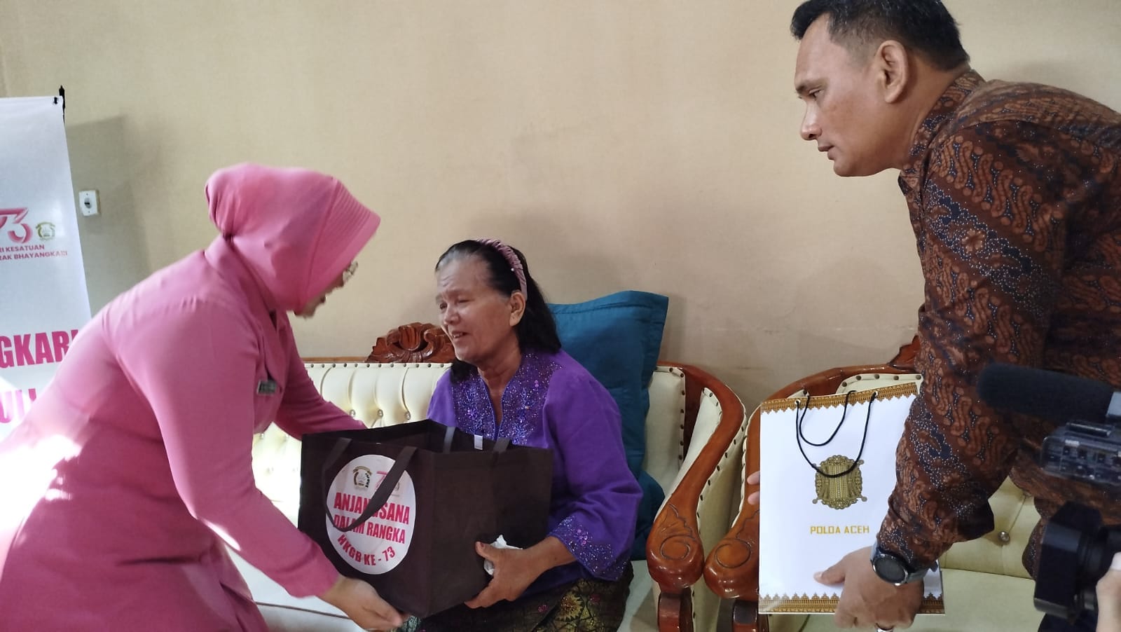 Kapolda Aceh Anjangsana ke Rumah Duka Personel Gugur Saat Tumpas Teroris di Jalin