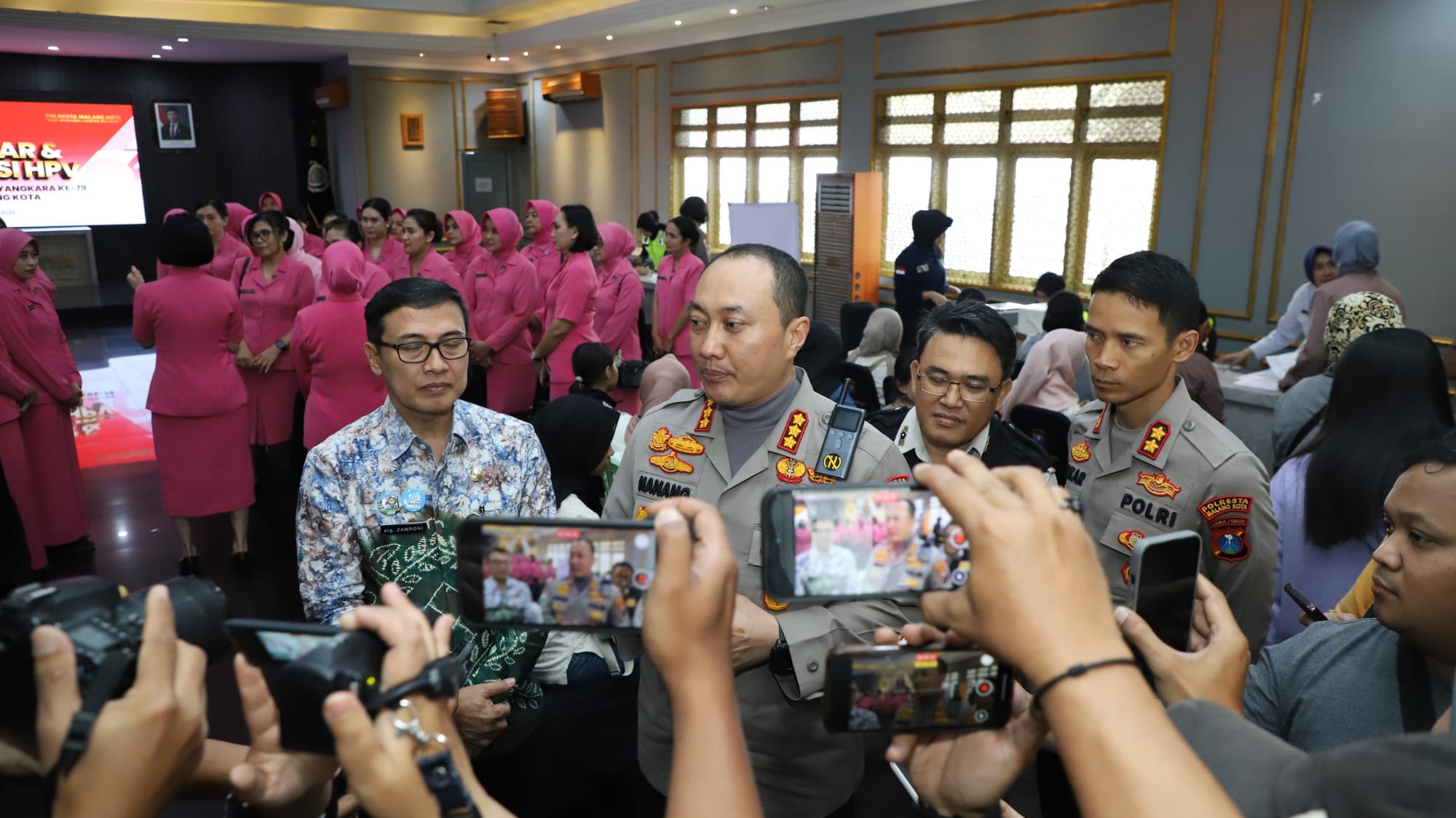 HKGB ke-73, Polwan Polresta Malang Kota Beri Edukasi Kesehatan Reproduksi