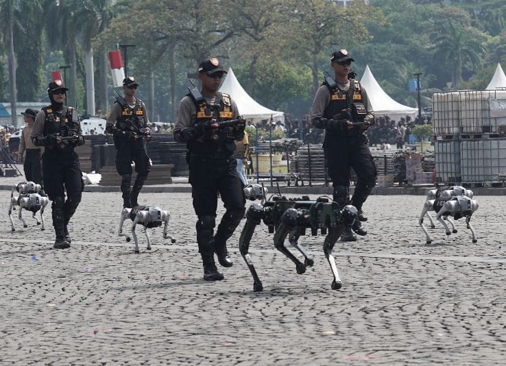 Syukuran HUT Bhayangkara ke-79, Polri Perkenalkan Inovasi Robot Humanoid dan K9