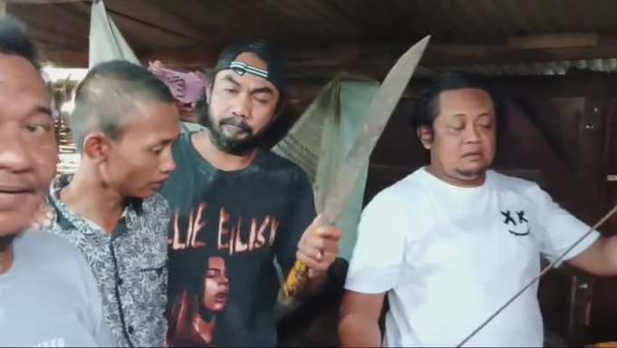 Polisi Tangkap Pelaku Pemalakan Sopir Truk di Semarang, Bawa Samurai