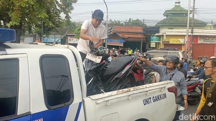 Pemotor Tewas Diduga Korban Jambret, Polisi Periksa Rekaman CCTV