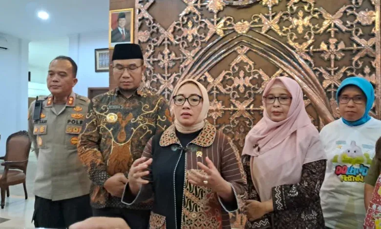 Peduli Korban Kekerasan Seksual, Menteri PPPA Temui Korban di Sragen