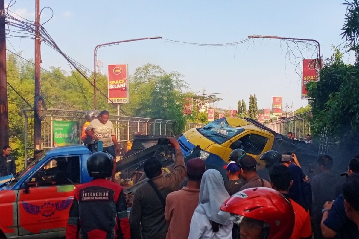 Tabrakan Berujung Pikap Terjun Jurang, Sopir di Malang Alami Patah Tulang