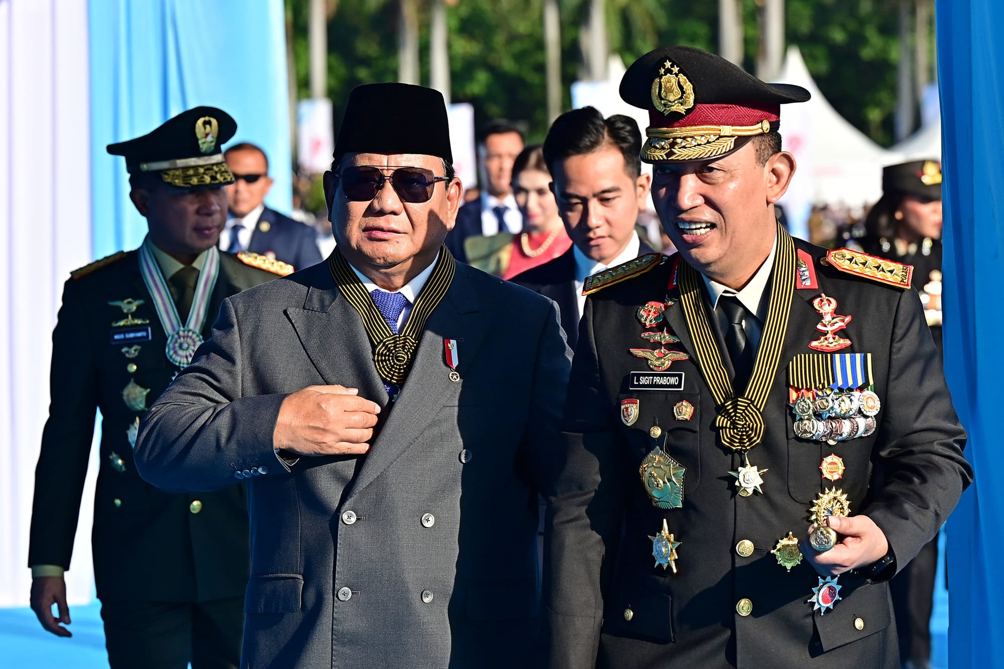 Kapolri dan Presiden Terima Bintang Bhayangkara Utama di Upacara HUT Bhayangkara ke-79