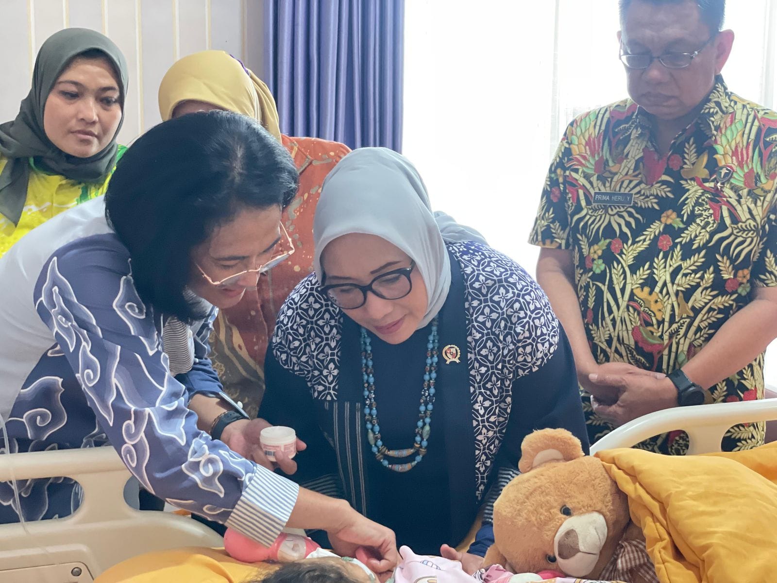 Polri dan KemenPPPA Kunjungi Anak Korban Tanpa Asal Usul di RS Polri