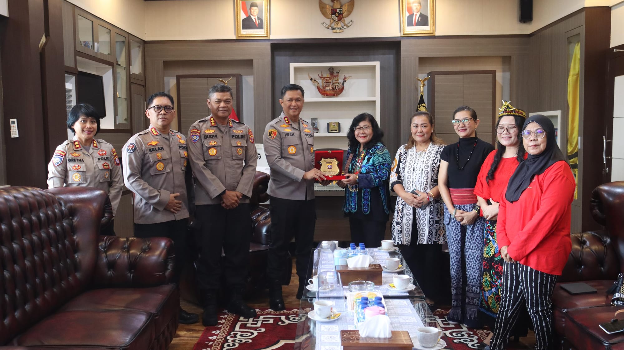Kapolda Kalteng Dukung Perempuan Dayak: Komitmen Tegas dalam Pembangunan Daerah