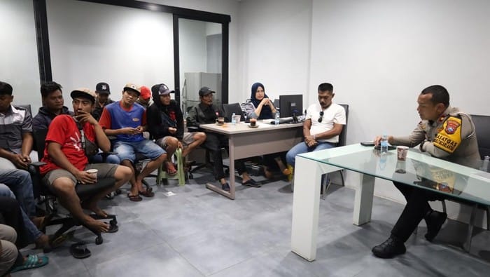 Ngopi Asik, Satlantas Malang Edukasi Sopir Tentang Operasi Patuh 2025