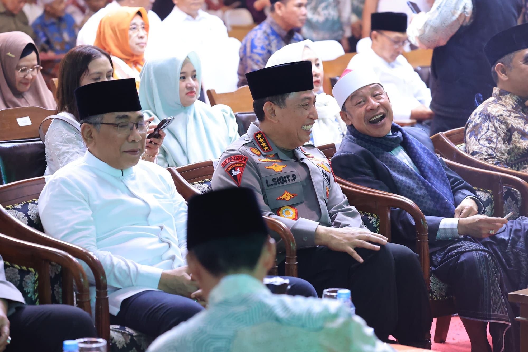 Kapolri Hadiri Haul di Ponpes Bubtet Cirebon, Tegaskan Sinergi Ulama dan Polri