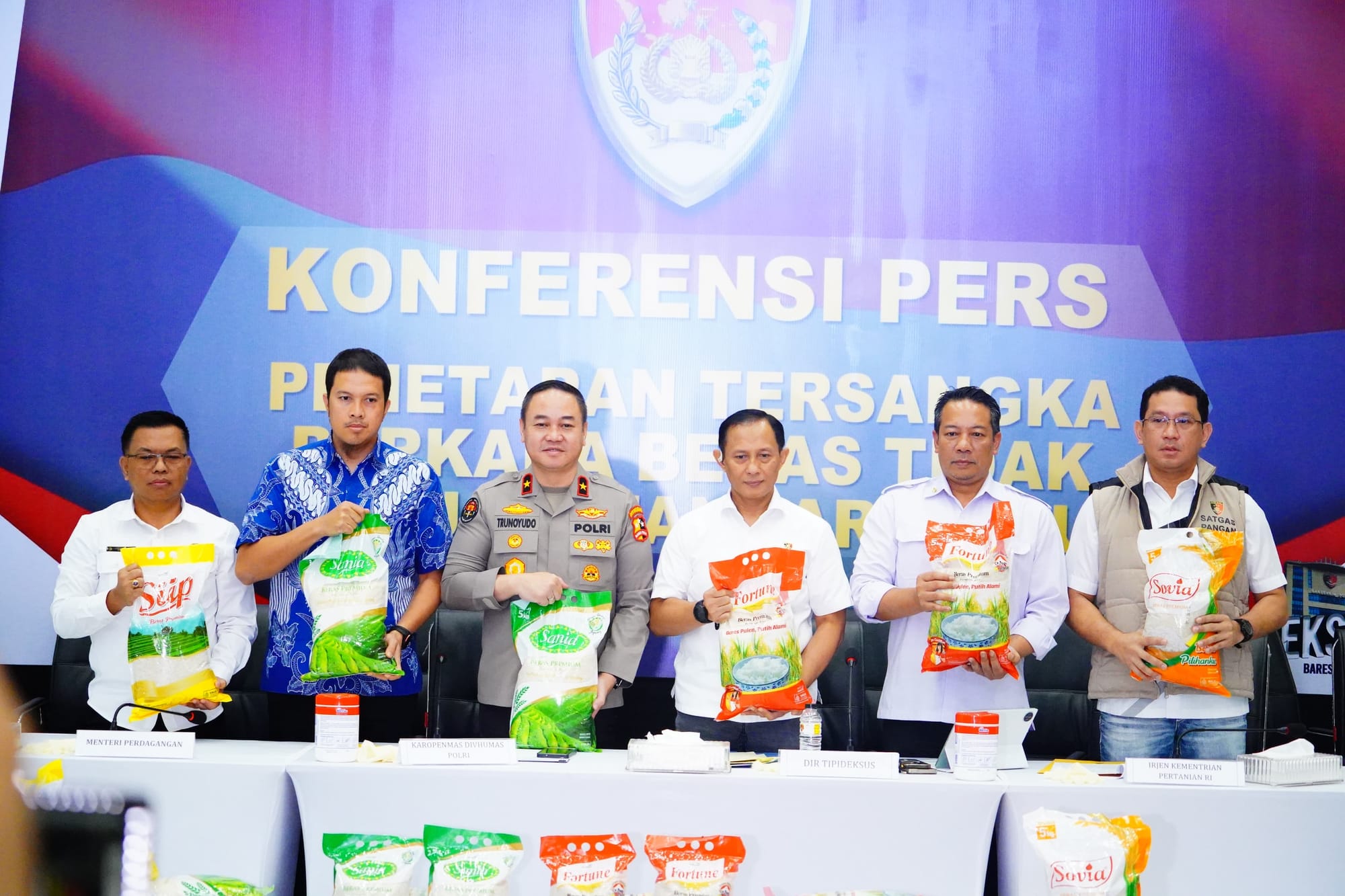 Satgas Pangan Tetapkan 3 Pimpinan PT PIM sebagai Tersangka Kasus Beras Oplosan