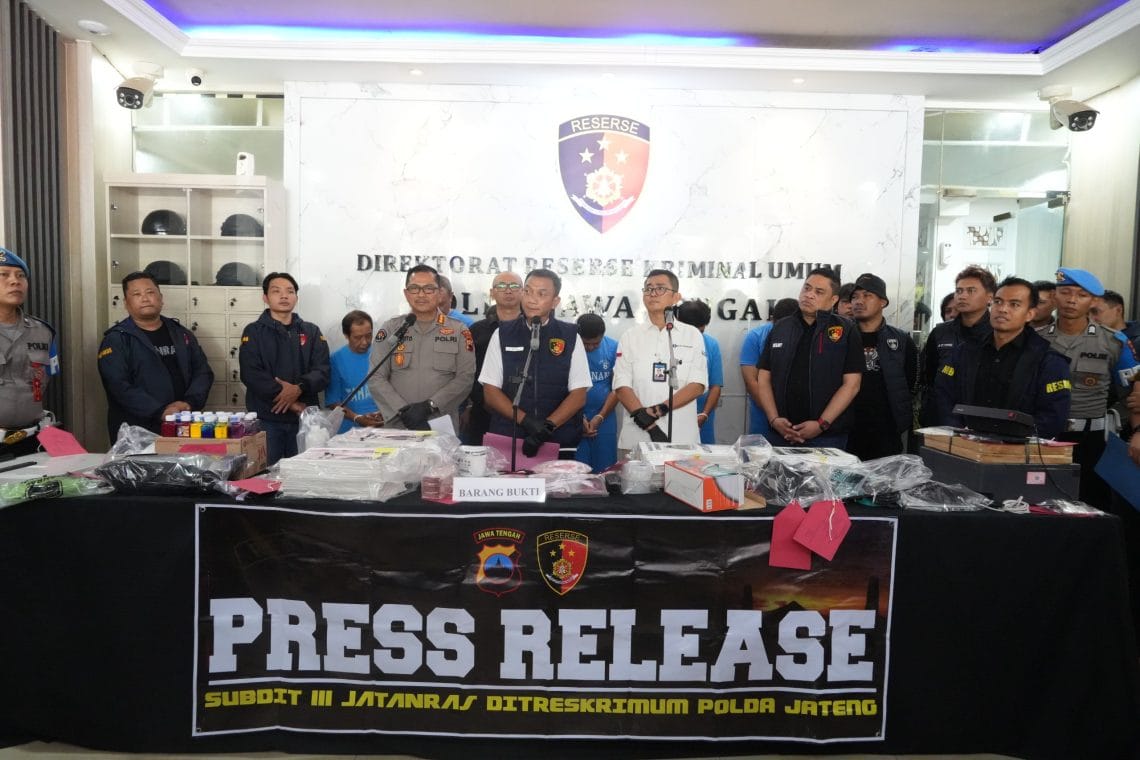 Produksi Rp100 Ribu Palsu 4.000 Lembar, Enam Pelaku Sindikat Ditangkap Polda Jateng