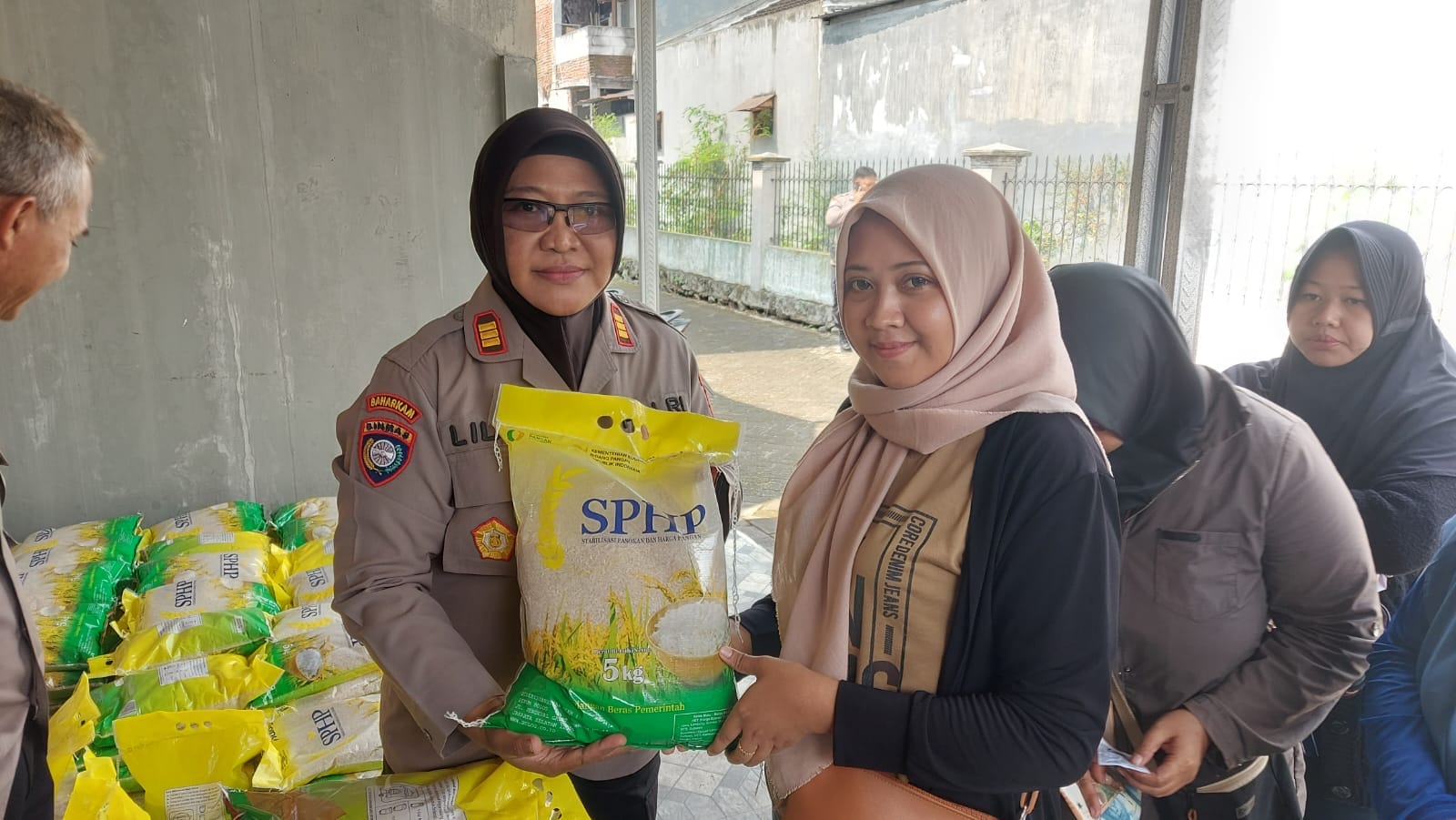 Dukung Pangan Murah, Polresta Malang Kota Distribusikan 36 Ton Beras
