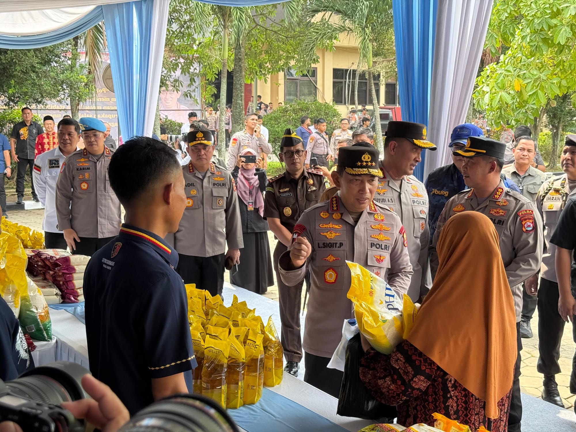 Kapolri Tinjau GPM di Polda Banten, 27 Ton Beras SPHP Telah Disalurkan ke Masyarakat