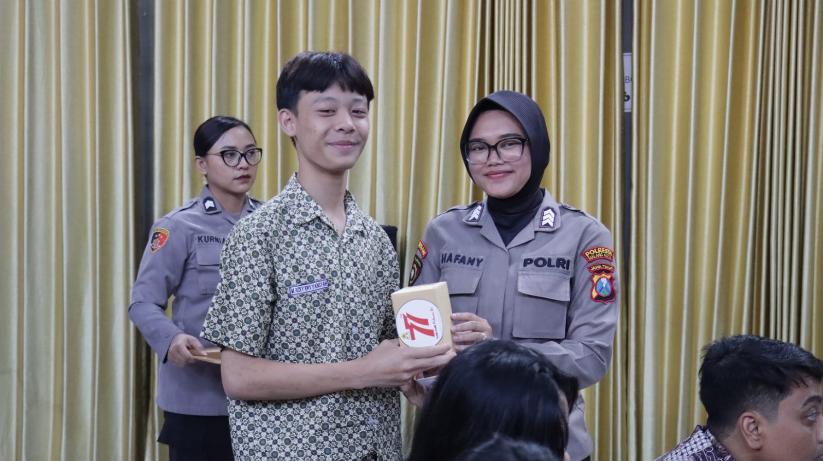 Polwan Malang Hadirkan Harapan Lewat Aksi “Rise and Speak”