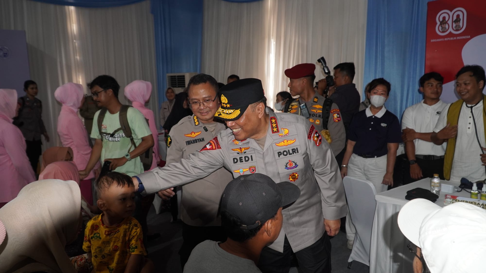 Wakapolri Tinjau Pembangunan SMA Kemala Taruna Bhayangkara dan Gelar Baksos di Bogor