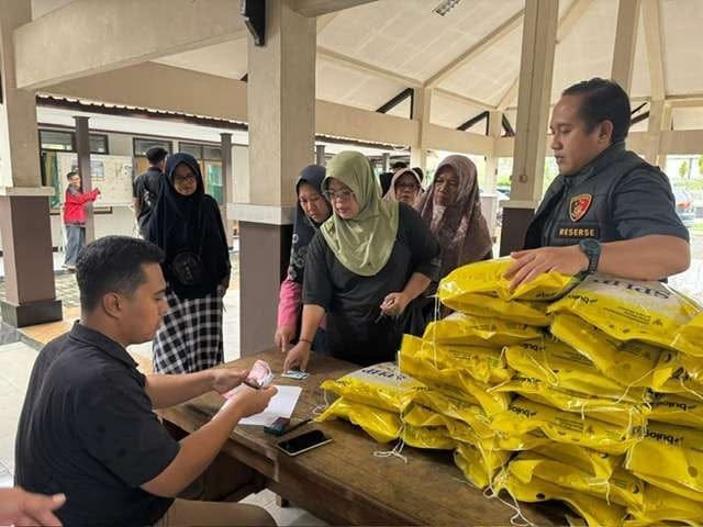 Beras Harga Terjangkau Disalurkan, Polresta Banyumas Gandeng Bulog