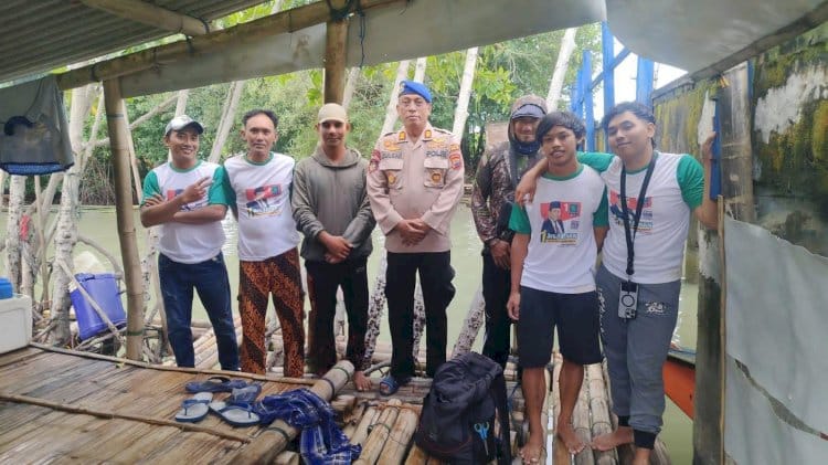 Satpolairud Demak Selamatkan Enam Pemancing Terombang-ambing di Morodemak