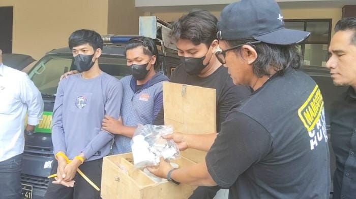 Pengedar Sabu di Brebes Diamankan saat Nongkrong di Kafe, Akui Awalnya Pemakai