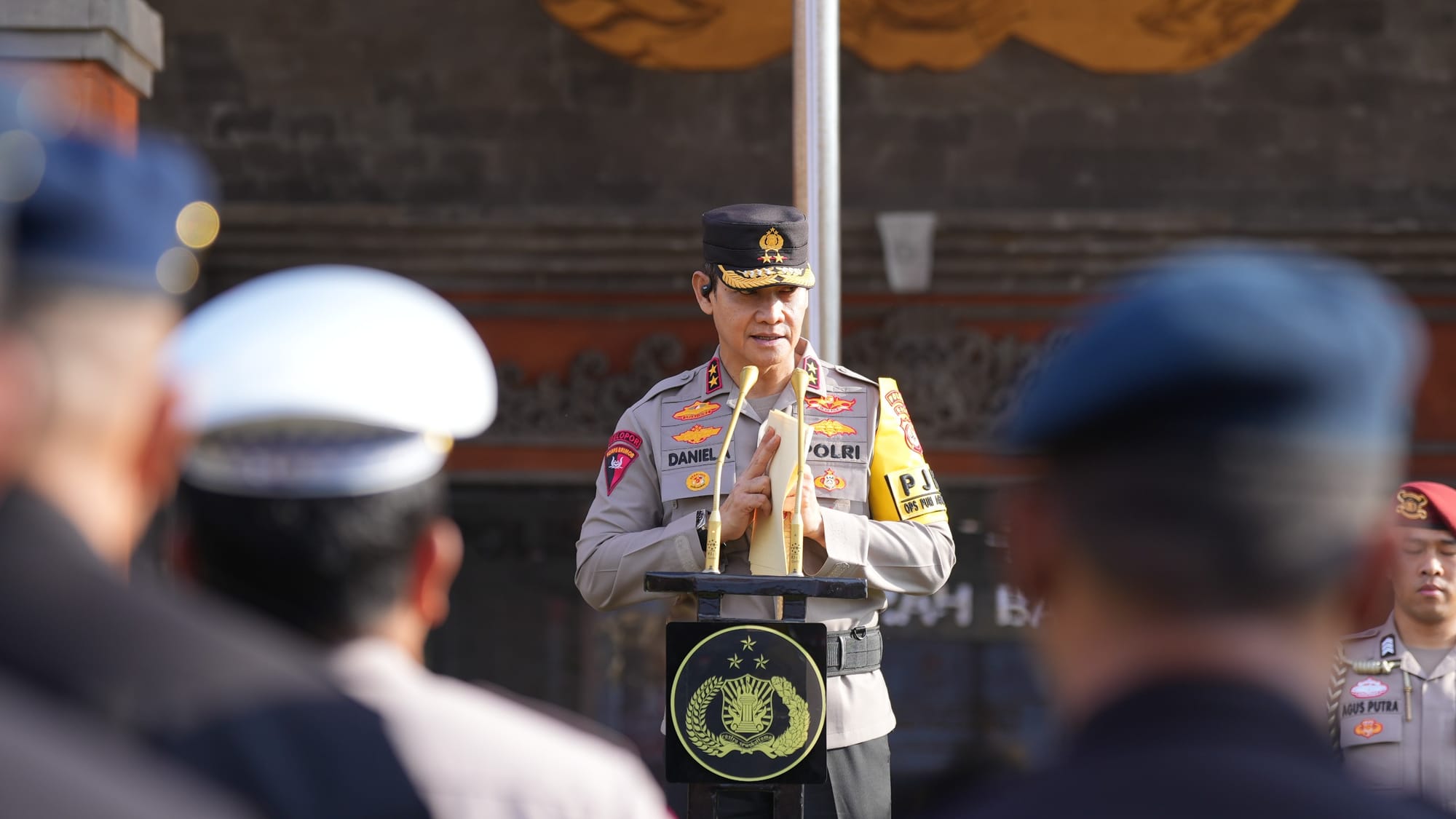 Pimpin Apel Gelar Pasukan Kapolda Bali Pastikan Keamanan Event Chandi Summit 2025
