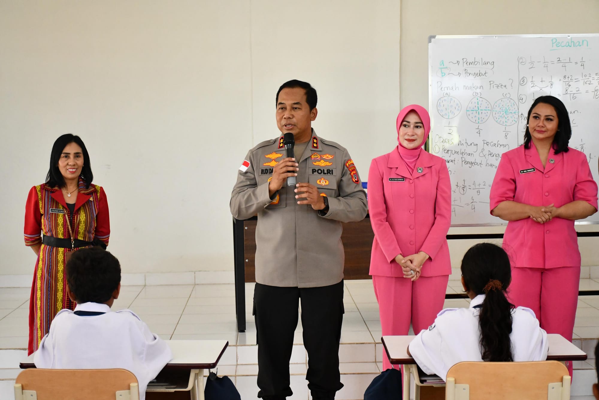 Kapolda NTT Beri Motivasi di Sekolah Rakyat Menengah 19 Naibonat, Sejalan dengan Visi Prabowo