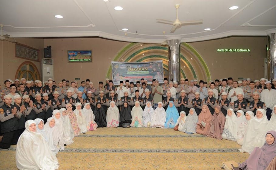 Wakapolda Sumbar Hadiri Gerakan Subuh Berjamaah di Masjid Darul Jadid, Belanti Raya