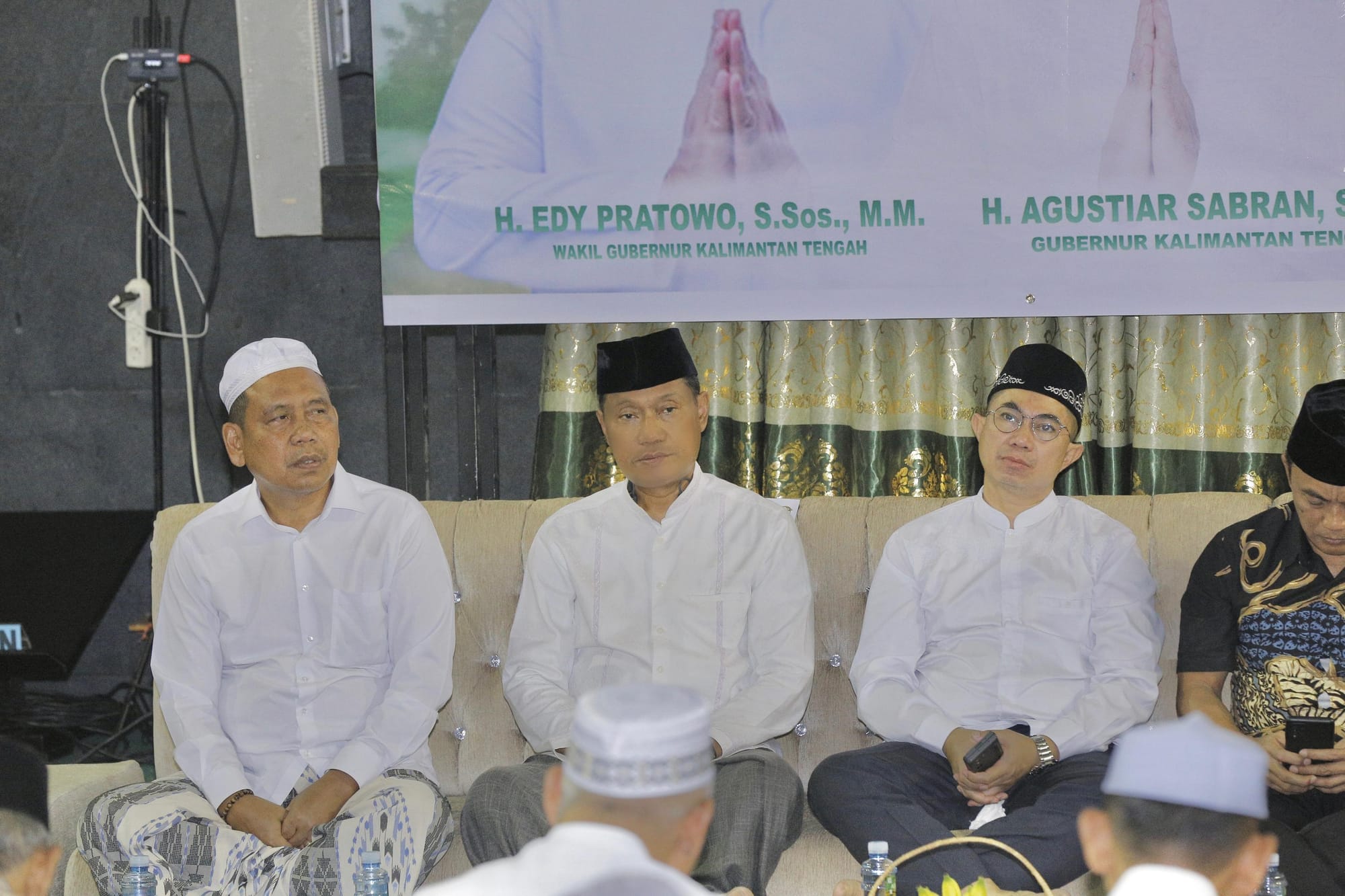 Kapolda Kalteng Bersama Jamaah Rayakan Maulid Nabi di Masjid Raya Darussalam Palangka Raya