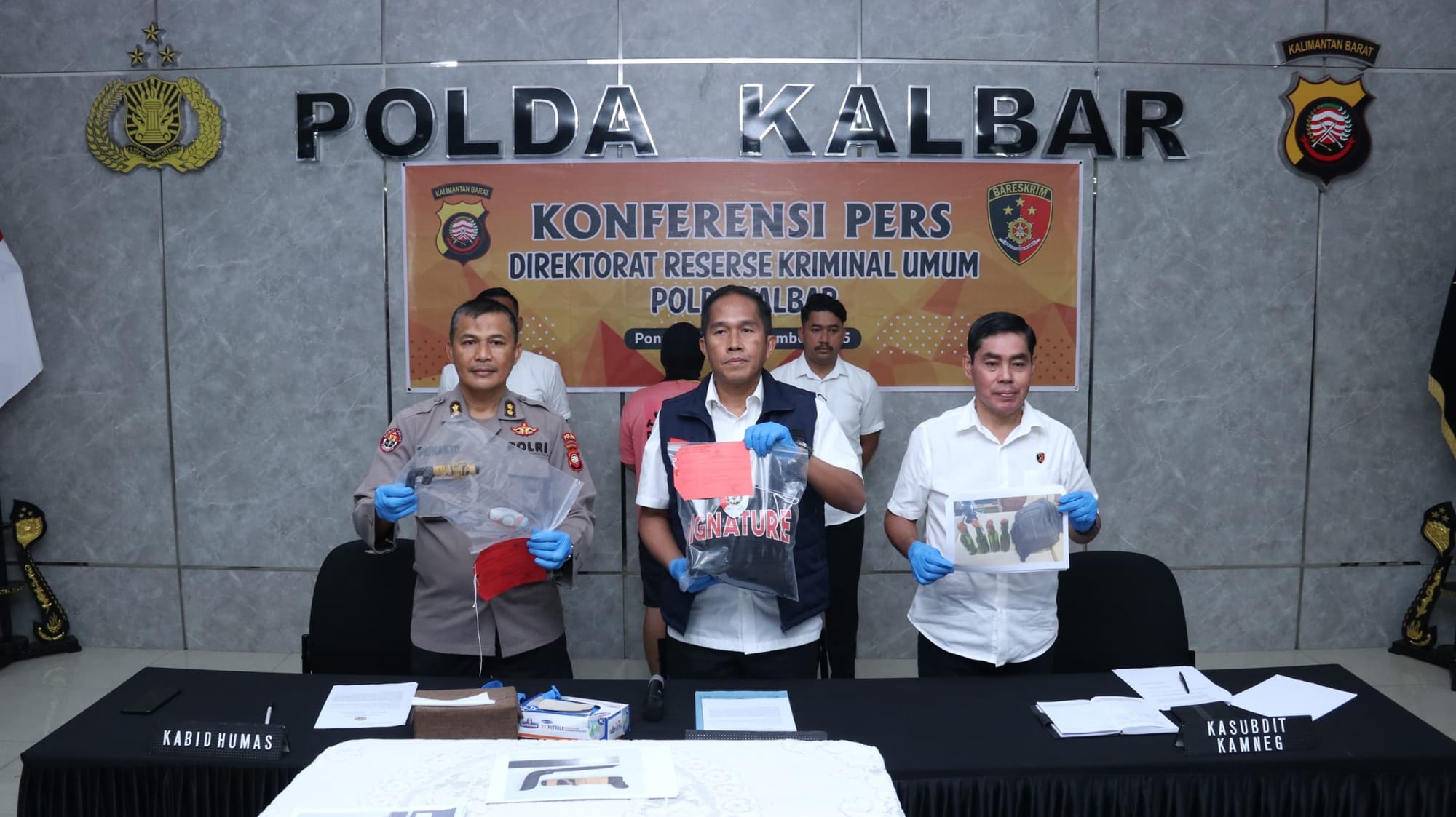 Polda Kalbar Tangkap Empat Penyusup Aksi Massa, Amankan Bom Molotov dan Sajam