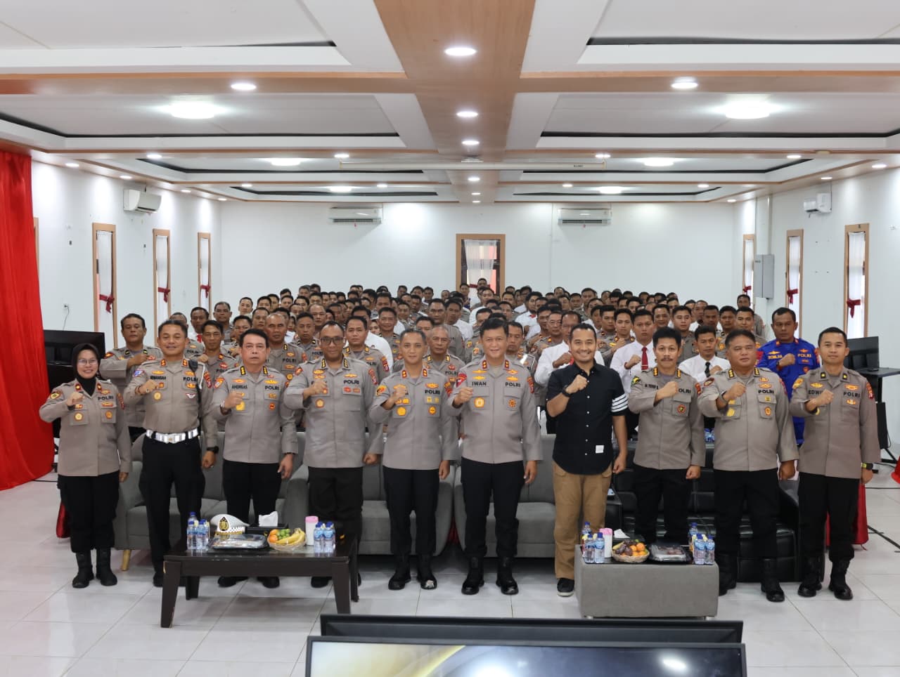 Kapolda Kalteng Resmikan Fasilitas dan Apresiasi Kinerja Personel di Polres Katingan
