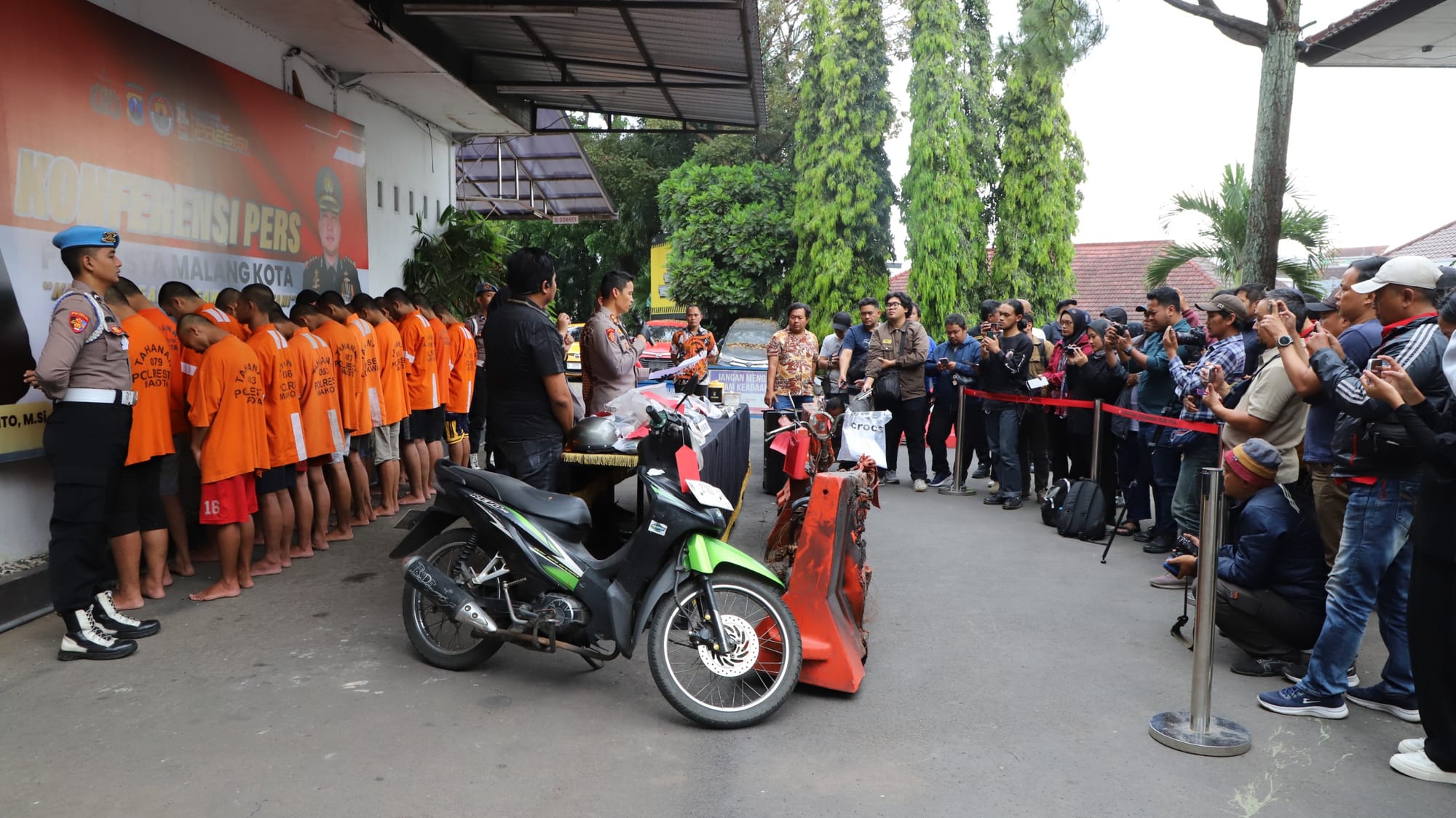 Polisi Tahan 17 Orang Terlibat Perusakan Pos Polisi