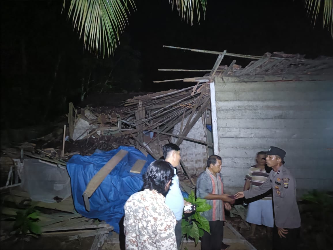 Polri Bergerak Cepat Dirikan Posko Usai Gempa Tanggamus Rusak 9 Rumah