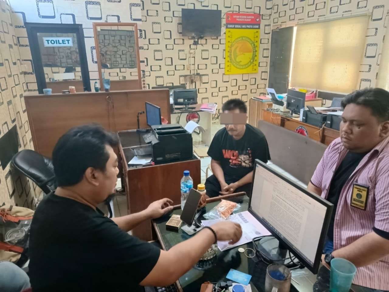 Polresta Cilacap Ringkus Pengedar Obat Terlarang di Karangpucung