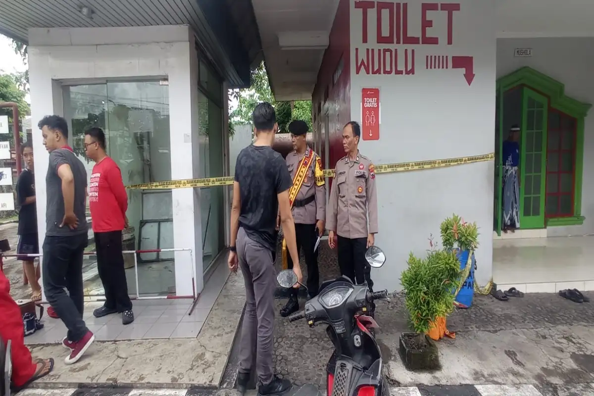 Warga Salatiga Heboh, Mayat Pria Ditemukan di Kamar Mandi SPBU Soka