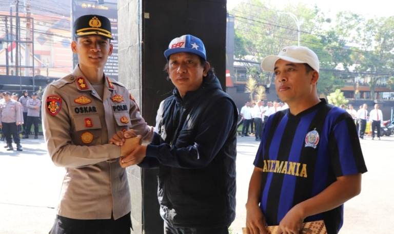 Semarak Lomba Mural Pol Polisi, Polresta Malang Kota Gandeng Aremania