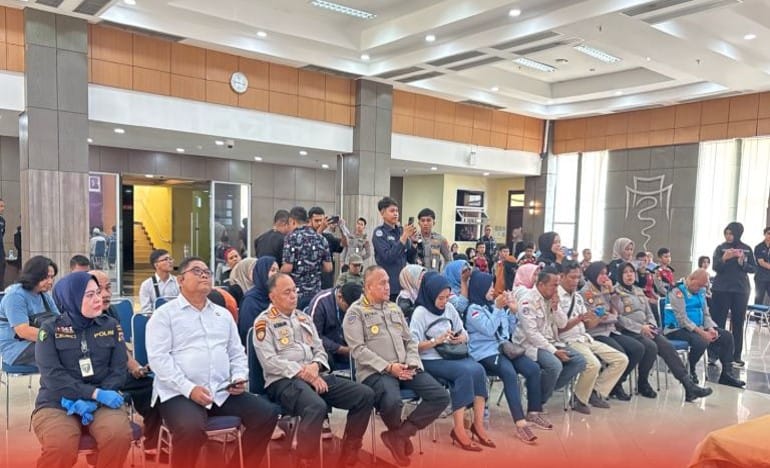 Wakapolda Sumbar Brigjen Pol Solihin Ajak Personel Wujudkan Kepedulian Lewat Donor Darah HUT ke-74 Humas Polri