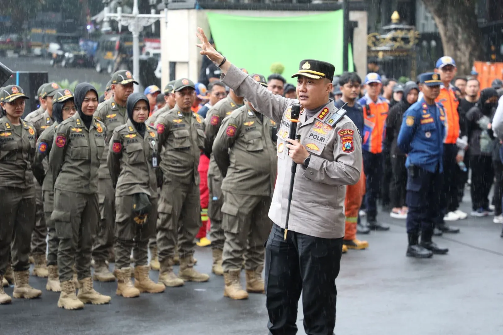 Simulasi Sispamkota di Malang, 1.100 Personel Gabungan Diterjunkan Polresta