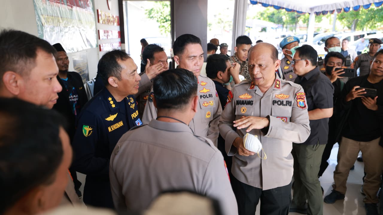 Kapolda Jatim Tegaskan Proses Identifikasi Korban Robohnya Bangunan  Pesantren Al-Khoziny Berjalan Intensif