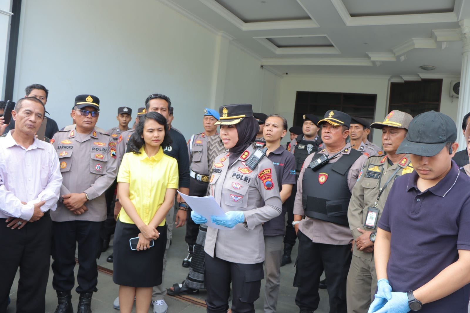 Kapolres Salatiga Pimpin Penggeledahan Rumah Pimpinan Koperasi BLN