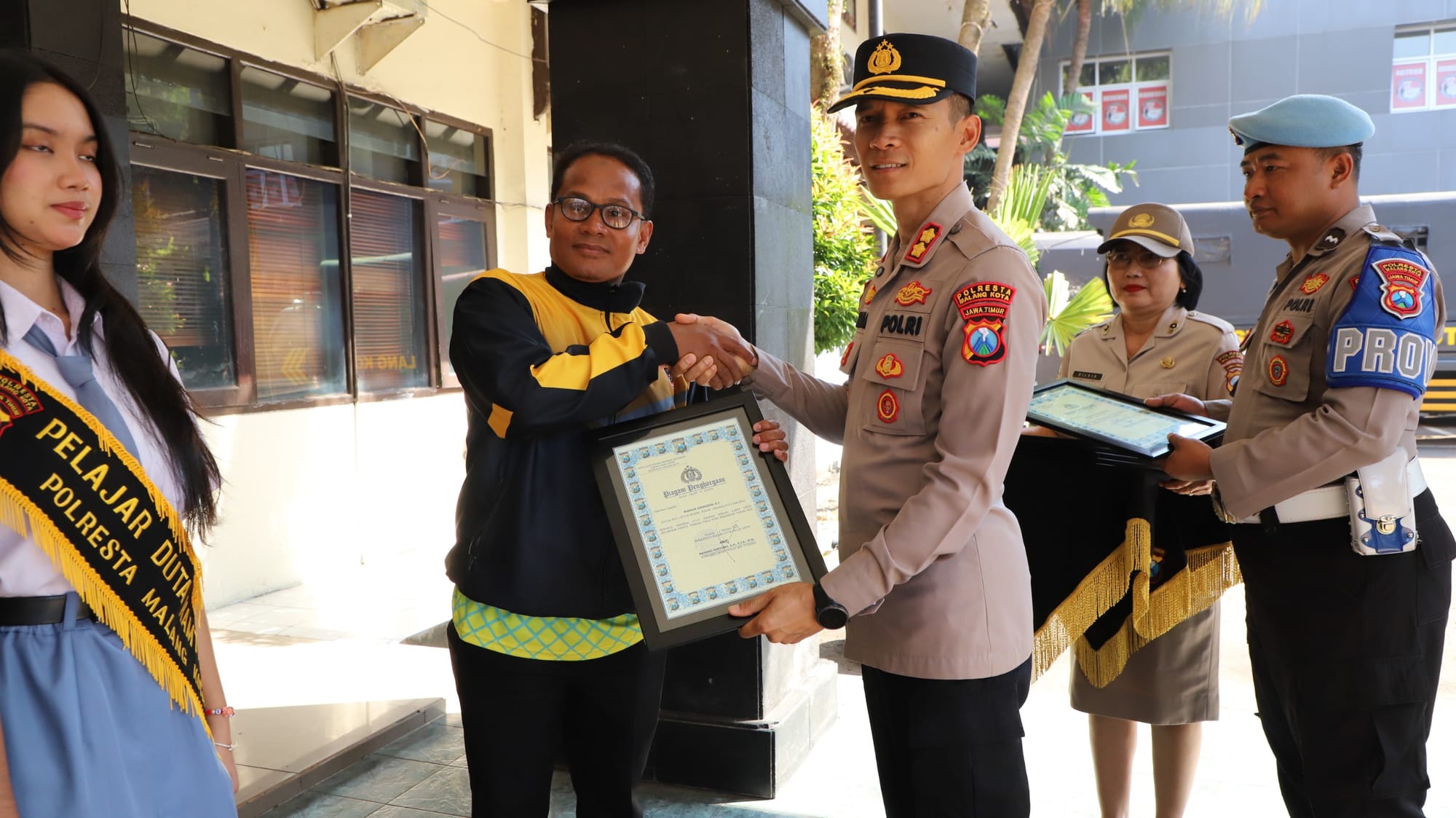 Dukung Semangat Positif, Polresta Malang Kota Beri Penghargaan pada Elemen Masyarakat