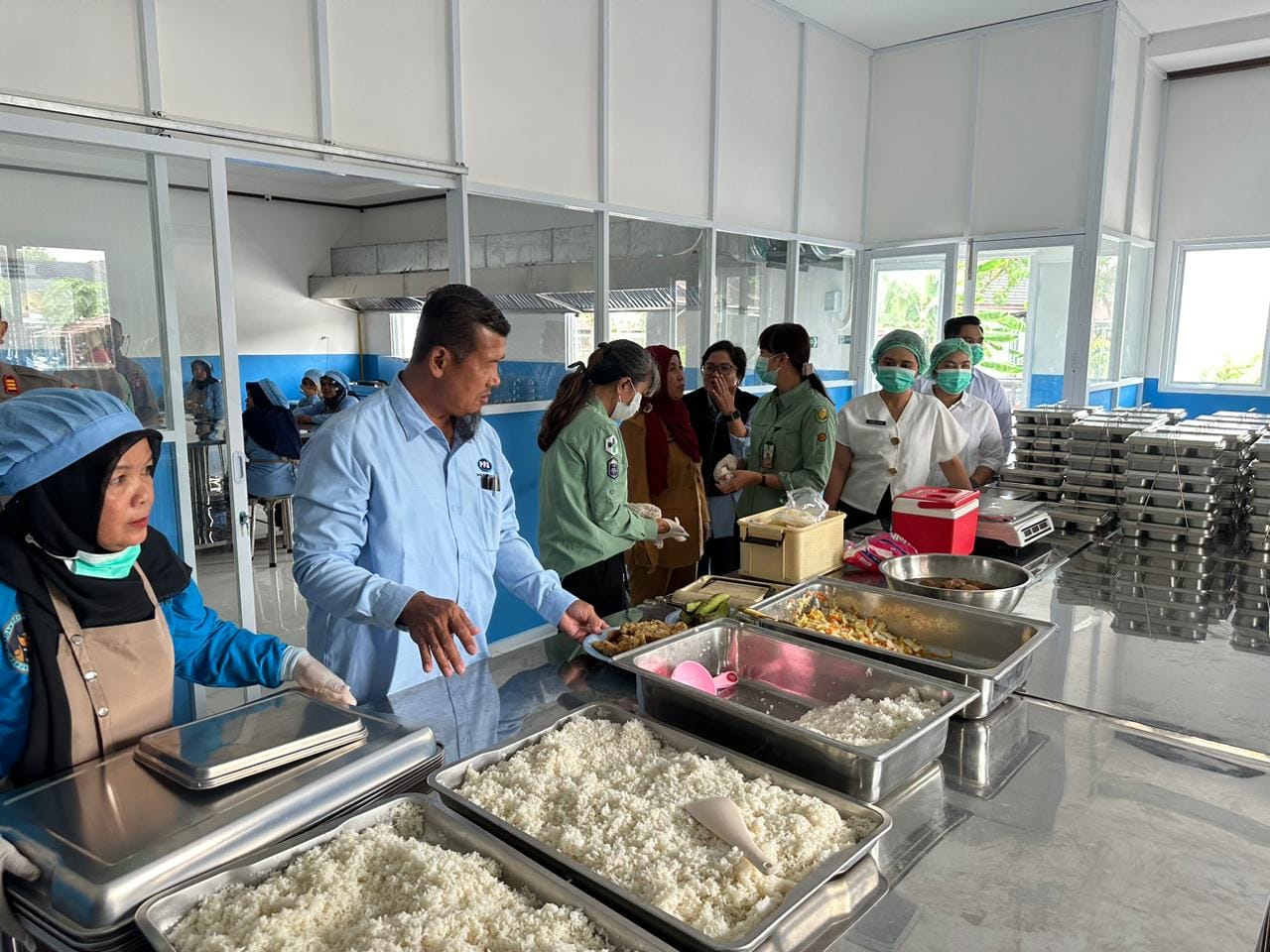 Pastikan Kualitas dan Kebersihan, Dinkes Palangka Raya Tinjau MBG di SPPG Kemala Presisi Polda Kalteng