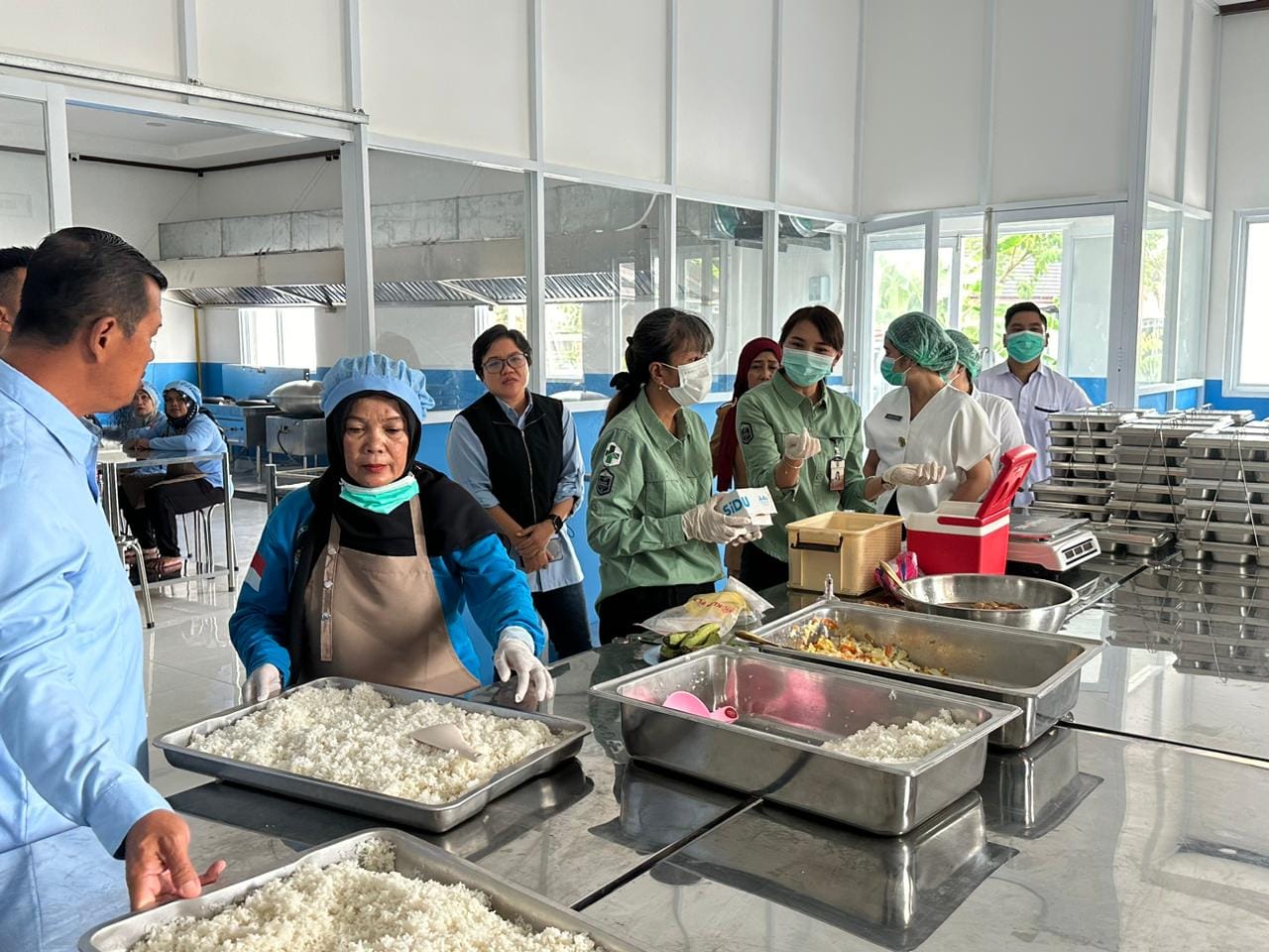 Dinkes Palangka Raya Inspeksi SPPG Kemala Presisi Polda Kalteng, Pastikan MBG Aman dan Higienis